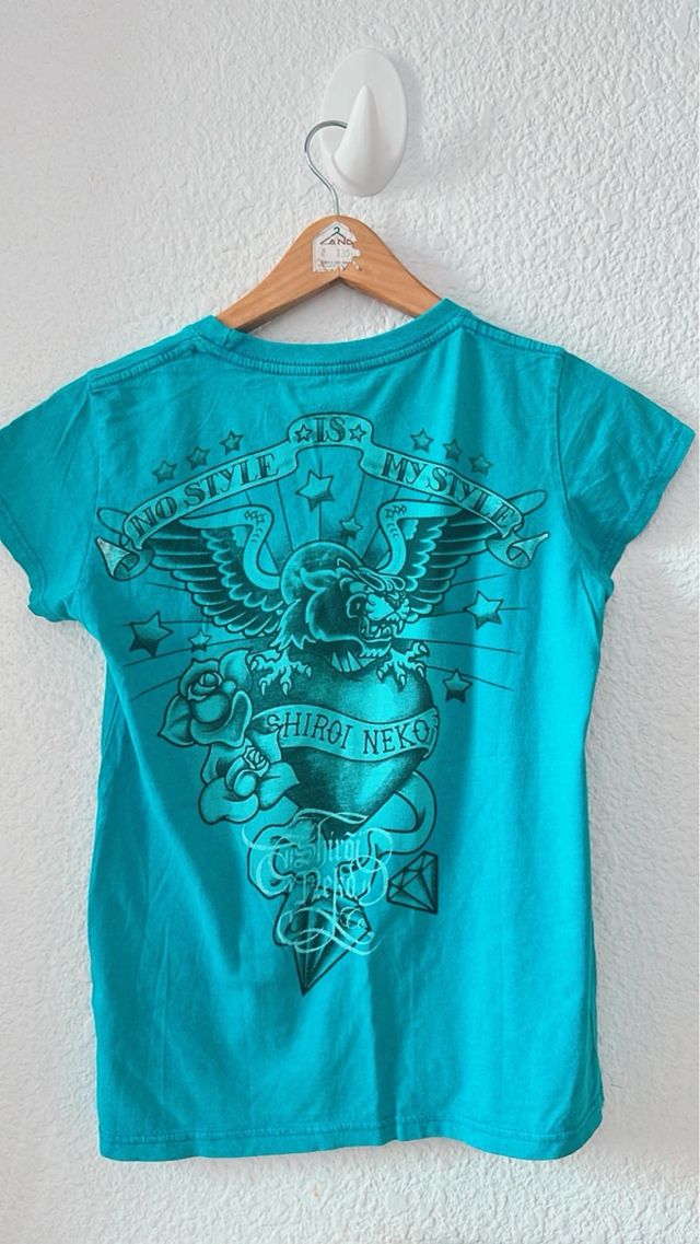 Camiseta Shiroi Neko Vintage