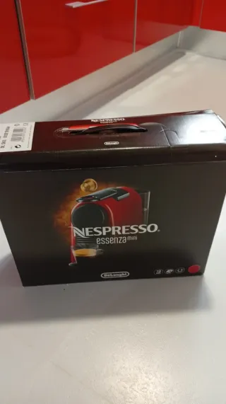 Cafetera Nespresso Delonghi Roja