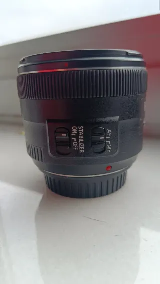 Canon EF 35mm f/2 IS USM