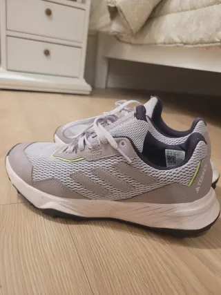 Zapatillas Adidas Terrex Gris y Morado