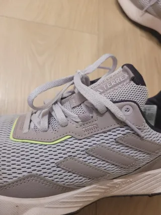 Zapatillas Adidas Terrex Gris y Morado