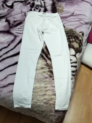 Pantalones blancos