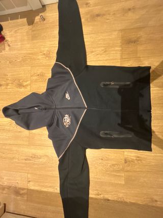 Chaqueta Nike Tech x Syna World