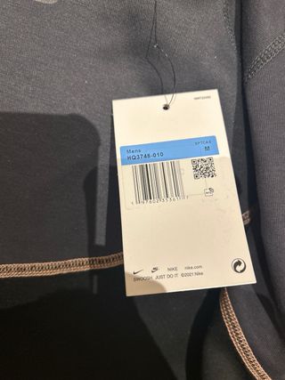 Chaqueta Nike Tech x Syna World