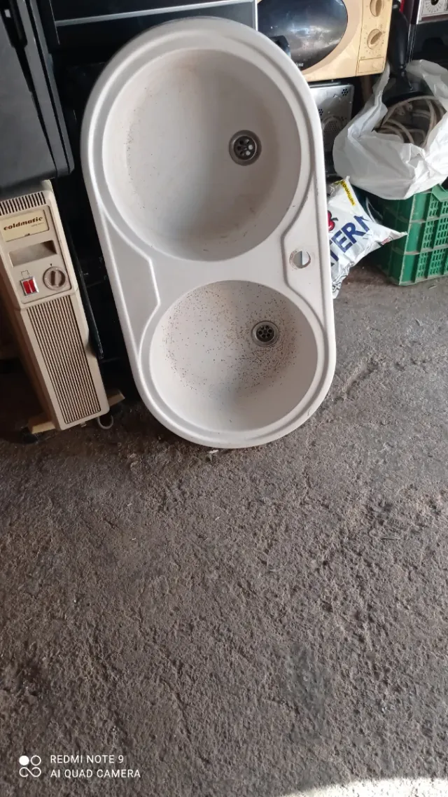 Lavabo doble de plástico blanco