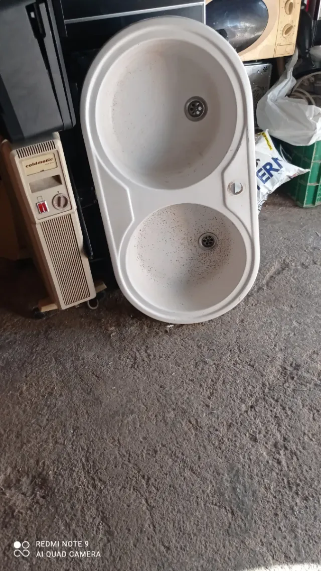 Lavabo doble de plástico blanco