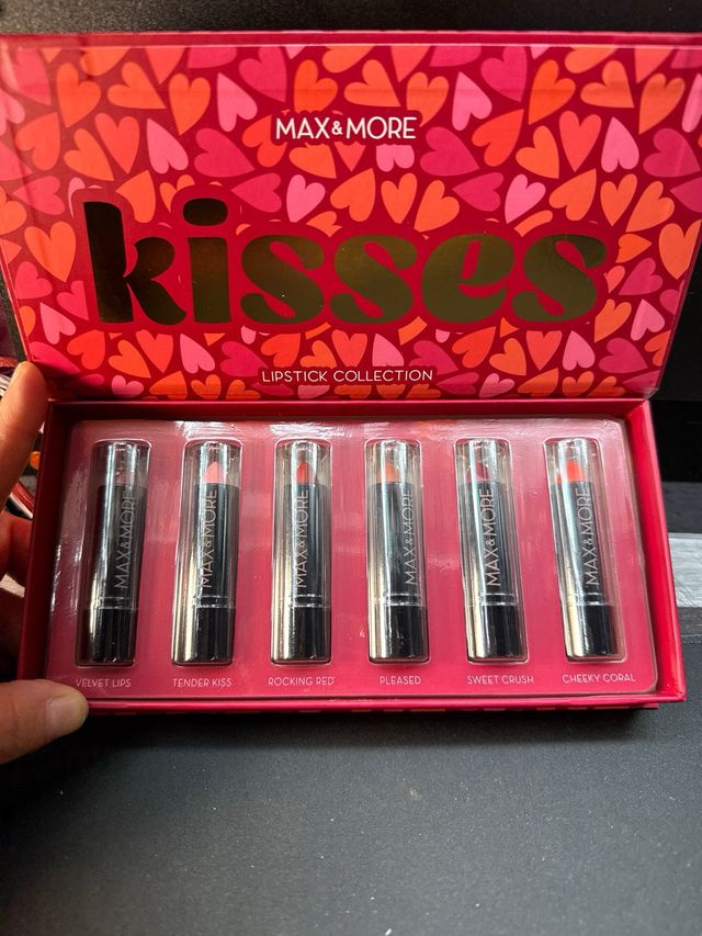 Max & More Kisses Lipstick Collection
