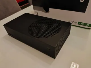Xbox Series S 1TB Carbon Black