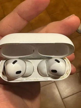 Custodia Cuffie Apple Bianca