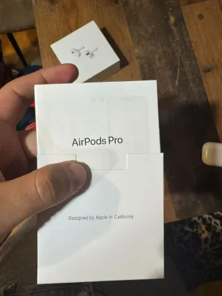 Custodia Cuffie Apple Bianca