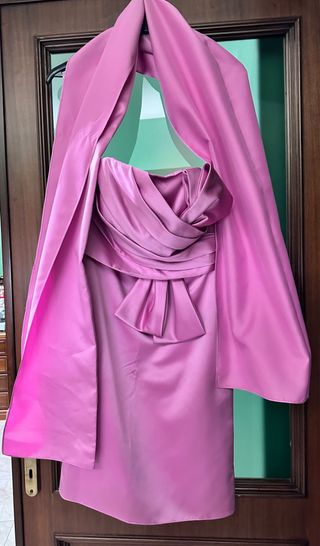 Abito sartoriale rosa shocking su misura