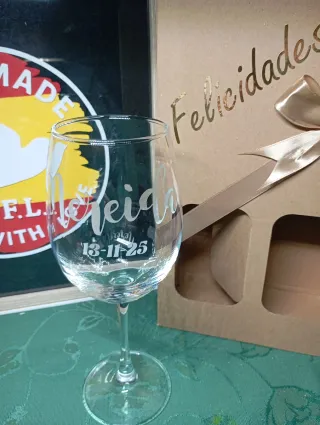 Copa de vino grabada personalizada