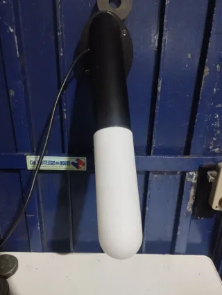 Aplique Pared Iberlux Negro y Blanco