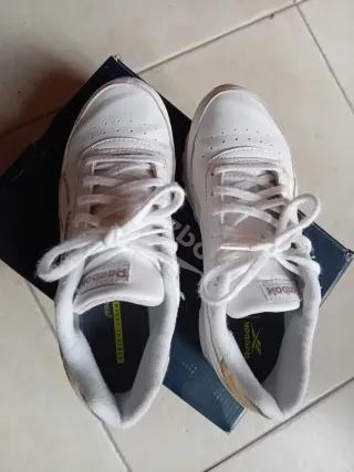 Scarpe Reebok bianche e oro