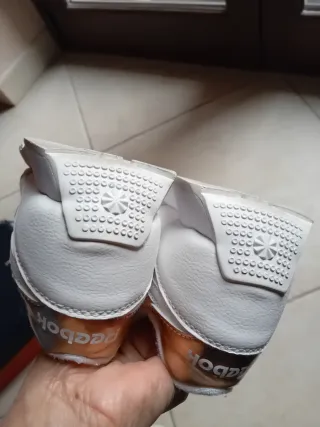 Scarpe Reebok bianche e oro