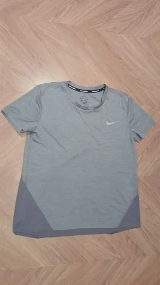 Camiseta Nike Running Dri-Fit Gris Talla XS
