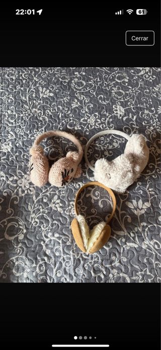 Orejeras de punto y peluche