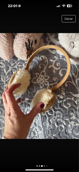 Orejeras de punto y peluche