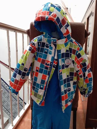 Conjunto nieve niño Chaquetón y Mono T4