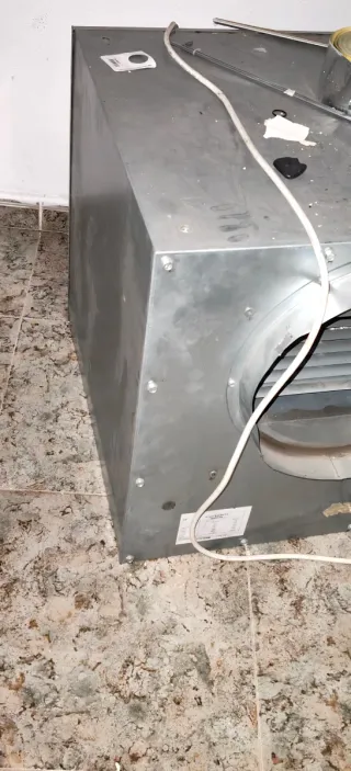 Caja ventilación industrial metálica