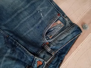 Jeans Diesel bambino strappati