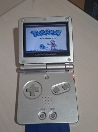 Nintendo Game Boy Advance SP Argento con Pokemon