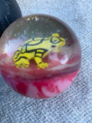 3 palline di gomma: teschio, rana, occhio