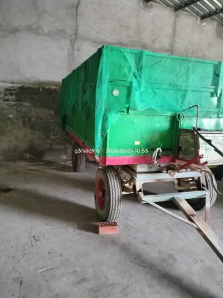 Remolque basculante verde