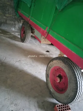 Remolque basculante verde