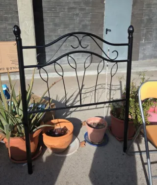 Cabezal de cama metálico negro 90 cm