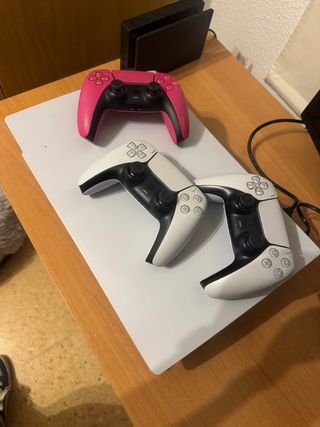 Consola PS5 Edición Digital + 3 Mandos
