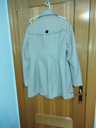 Abrigo de paño beige