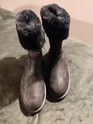 Botines negros forrados talla 39