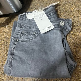 Pantalón vaquero pitillo gris talla 38