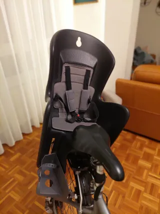 Bicicleta BTwin con Sillita Polisport Trasera