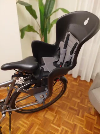 Bicicleta BTwin con Sillita Polisport Trasera