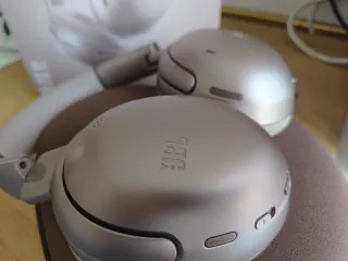 Auriculares JBL TOUR ONE M3