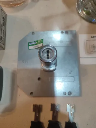 Base cerradura MOTTURA con 3 llaves