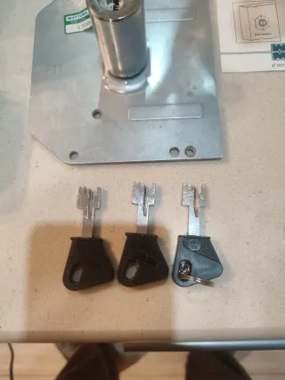 Base cerradura MOTTURA con 3 llaves