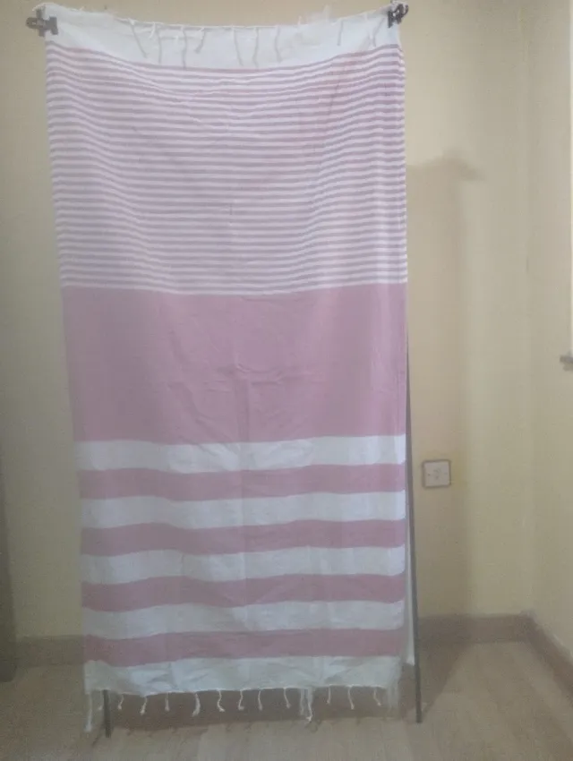 LOTE 3 TOWELS TURKISH VELVET AND 1 SHAWL