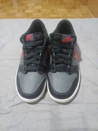 Zapatillas Nike Dunk Low Gris Negro Rojo