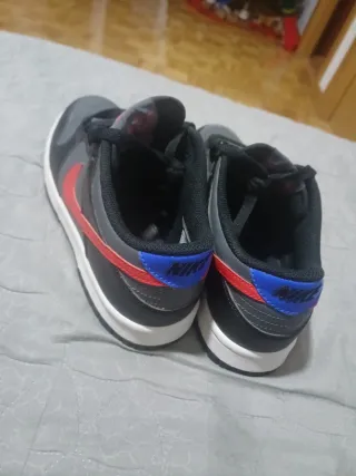 Zapatillas Nike Dunk Low Gris Negro Rojo