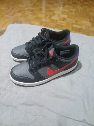 Zapatillas Nike Dunk Low Gris Negro Rojo