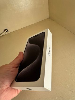 Scatola iPhone 15 Pro Max