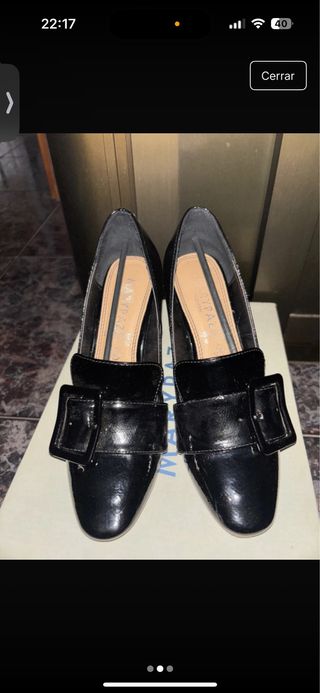 Zapatos de tacón negros con hebilla