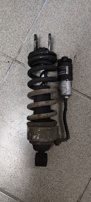 Se vende amortiguador trasero gpz 400