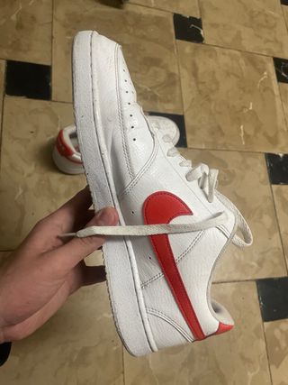 Zapatillas Nike Blancas y rojas  (original)
