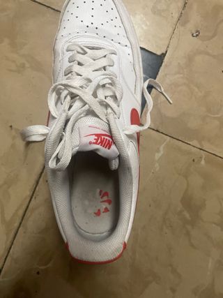 Zapatillas Nike Blancas y rojas  (original)