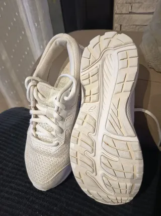 Zapatillas ASICS Blancas Deportivas