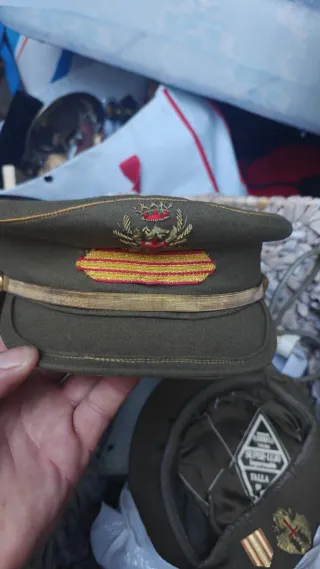 Gorra militar antigua